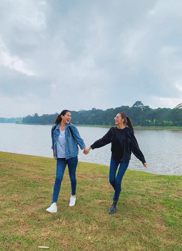 Đăng ảnh đi chơi cùng bạn thân, Tăng Thanh Hà khiến người hâm mộ lo lắng vì gầy gò đáng báo động Đăng ảnh đi chơi cùng bạn thân, Tăng Thanh Hà khiến người hâm mộ lo lắng vì gầy gò đáng báo động