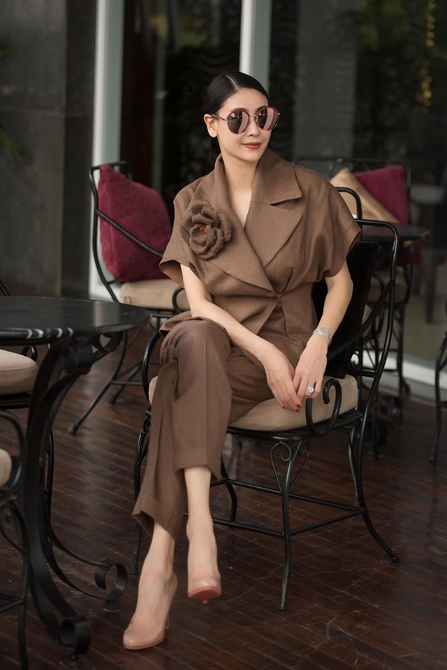 Hoa hậu có xuất thân 'khủng' nhất Việt Nam: Cuộc đời long đong lận đận, trải qua sóng gió mới tìm thấy hạnh phúc - 4 Hoa hậu có xuất thân 'khủng' nhất Việt Nam: Cuộc đời long đong lận đận, trải qua sóng gió mới tìm thấy hạnh phúc - 4