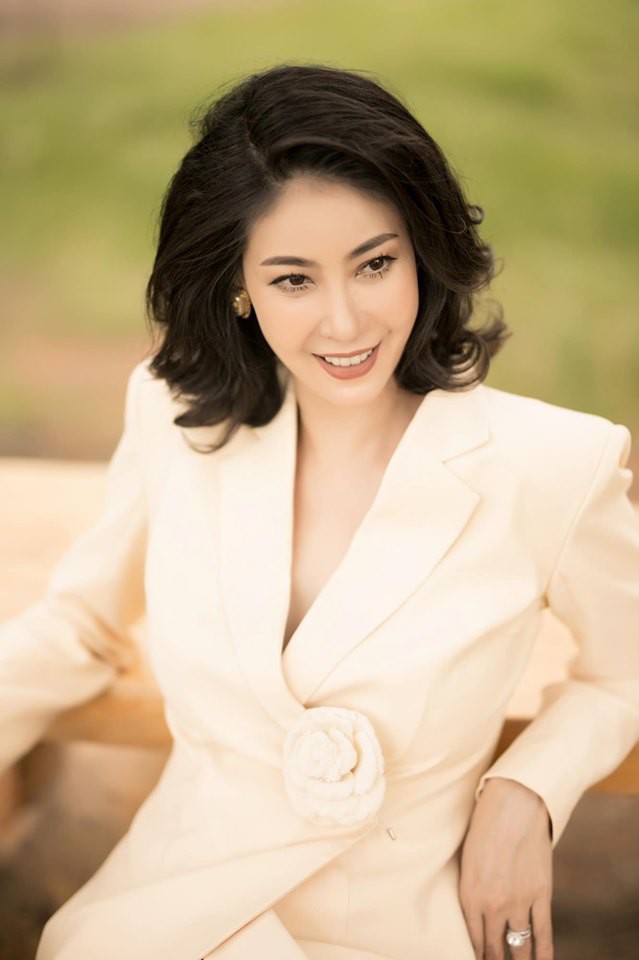 Hoa hậu có xuất thân 'khủng' nhất Việt Nam: Cuộc đời long đong lận đận, trải qua sóng gió mới tìm thấy hạnh phúc Hoa hậu có xuất thân 'khủng' nhất Việt Nam: Cuộc đời long đong lận đận, trải qua sóng gió mới tìm thấy hạnh phúc