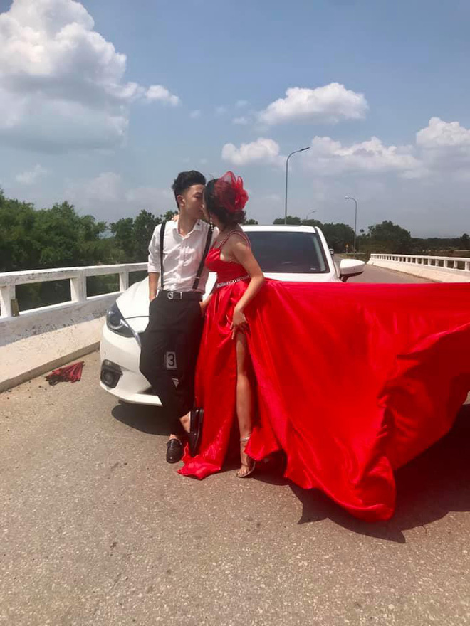 Đang đi đường thì nhận được đề nghị kỳ lạ, hành động của tài xế ô tô khiến tất cả khen ngợi Đang đi đường thì nhận được đề nghị kỳ lạ, hành động của tài xế ô tô khiến tất cả khen ngợi