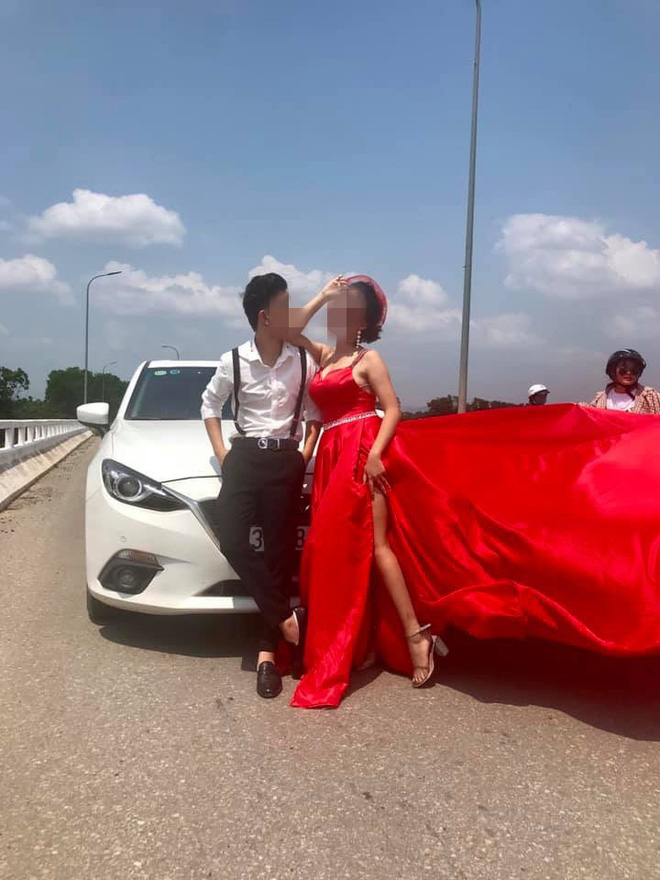 Đang đi đường thì nhận được đề nghị kỳ lạ, hành động của tài xế ô tô khiến tất cả khen ngợi - 1 Đang đi đường thì nhận được đề nghị kỳ lạ, hành động của tài xế ô tô khiến tất cả khen ngợi - 1