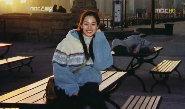 Nhan sắc thật của Kim Tae Hee hồi học đại học: Thần thánh đến mức nào mà khiến cả trường bị choáng? - 2 Nhan sắc thật của Kim Tae Hee hồi học đại học: Thần thánh đến mức nào mà khiến cả trường bị choáng? - 2