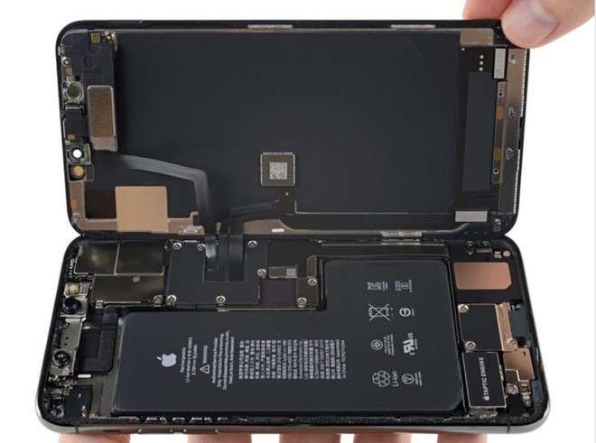 iPhone 11 Pro bị bỏ sạc ngược không dây vào phút chót iPhone 11 Pro bị bỏ sạc ngược không dây vào phút chót