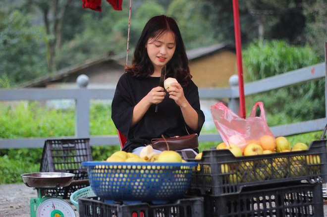 Em gái bán lê xinh đẹp ở Hà Giang gây sốt MXH giờ ra sao? - 3 Em gái bán lê xinh đẹp ở Hà Giang gây sốt MXH giờ ra sao? - 3