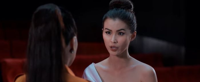 Trailer 'Hoa hậu giang hồ' gây shock với hình ảnh Minh Tú bị ám sát khi đi thi hoa hậu - 6 Trailer 'Hoa hậu giang hồ' gây shock với hình ảnh Minh Tú bị ám sát khi đi thi hoa hậu - 6
