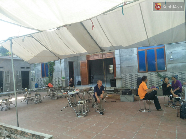 Lặng người trước hình ảnh chiếc bánh ngọt nằm trên linh cữu bé trai tử vong cùng mẹ và em gái: 'Thằng bé ra đi đúng vào ngày sinh nhật' - 5 Lặng người trước hình ảnh chiếc bánh ngọt nằm trên linh cữu bé trai tử vong cùng mẹ và em gái: 'Thằng bé ra đi đúng vào ngày sinh nhật' - 5