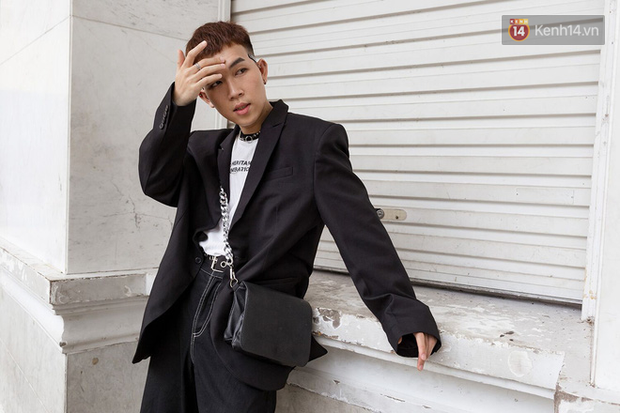 Street style giới trẻ Việt: Đã lên đồ siêu cool, các bạn trẻ còn pose 'chất' quá trời quá đất, chẳng thua fashion icon nào - 18 Street style giới trẻ Việt: Đã lên đồ siêu cool, các bạn trẻ còn pose 'chất' quá trời quá đất, chẳng thua fashion icon nào - 18
