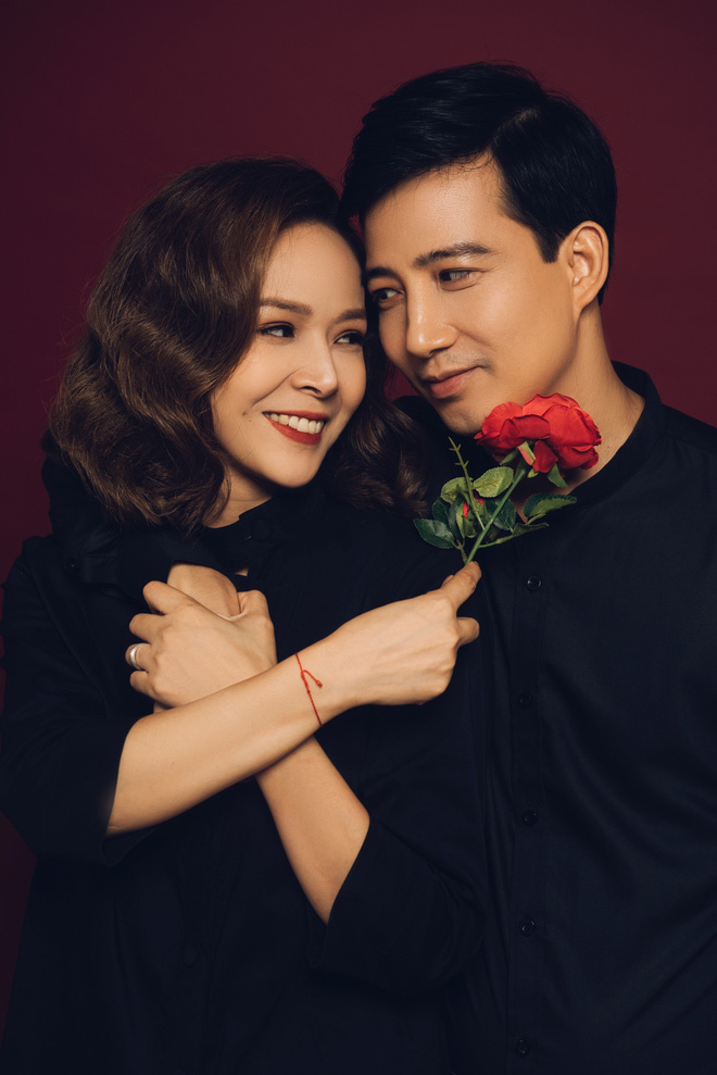 Nguyệt 'Những nhân viên gương mẫu' tiết lộ cuộc sống hôn nhân bên người chồng nhu nhược của 'Hoa hồng trên ngực trái' - 6 Nguyệt 'Những nhân viên gương mẫu' tiết lộ cuộc sống hôn nhân bên người chồng nhu nhược của 'Hoa hồng trên ngực trái' - 6