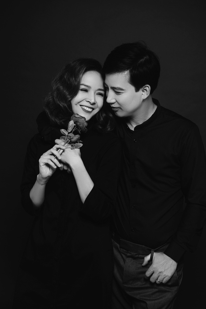 Nguyệt 'Những nhân viên gương mẫu' tiết lộ cuộc sống hôn nhân bên người chồng nhu nhược của 'Hoa hồng trên ngực trái' - 7 Nguyệt 'Những nhân viên gương mẫu' tiết lộ cuộc sống hôn nhân bên người chồng nhu nhược của 'Hoa hồng trên ngực trái' - 7