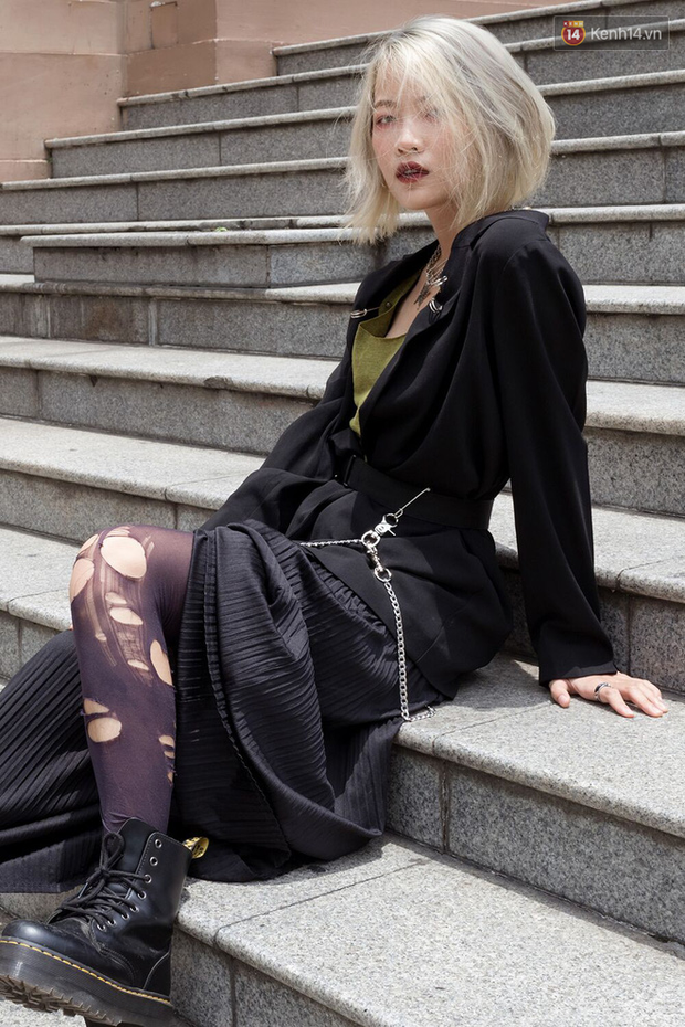 Street style giới trẻ Việt: Đã lên đồ siêu cool, các bạn trẻ còn pose 'chất' quá trời quá đất, chẳng thua fashion icon nào - 13 Street style giới trẻ Việt: Đã lên đồ siêu cool, các bạn trẻ còn pose 'chất' quá trời quá đất, chẳng thua fashion icon nào - 13