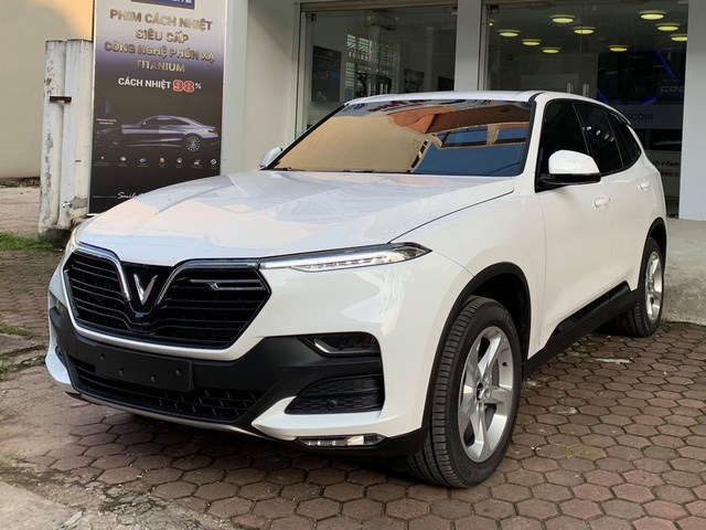 Thợ độ mới vào nghề đánh giá VinFast Lux SA2.0 - xe vận hành 'ngon', nhưng vẫn còn nhiều điểm chưa ưng Thợ độ mới vào nghề đánh giá VinFast Lux SA2.0 - xe vận hành 'ngon', nhưng vẫn còn nhiều điểm chưa ưng