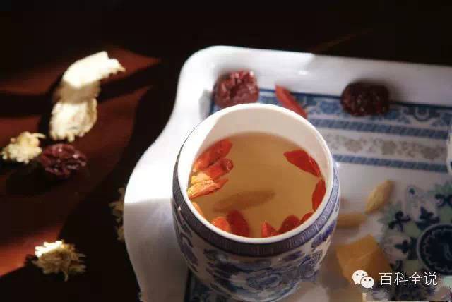 Mắc ung thư phổi ở tuổi 85, vị bác sĩ già 'tự điều trị ung thư' cho mình bằng 3 bí quyết đơn giản nhưng hiệu quả - 1 Mắc ung thư phổi ở tuổi 85, vị bác sĩ già 'tự điều trị ung thư' cho mình bằng 3 bí quyết đơn giản nhưng hiệu quả - 1