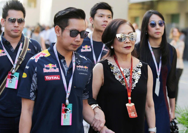 Gia tộc Red Bull: Ông nội từ tay trắng thành tỷ phú Thái Lan, cháu đích tôn sống xa xỉ, lái xe gây tai nạn chết người vẫn chưa đền tội - 10 Gia tộc Red Bull: Ông nội từ tay trắng thành tỷ phú Thái Lan, cháu đích tôn sống xa xỉ, lái xe gây tai nạn chết người vẫn chưa đền tội - 10