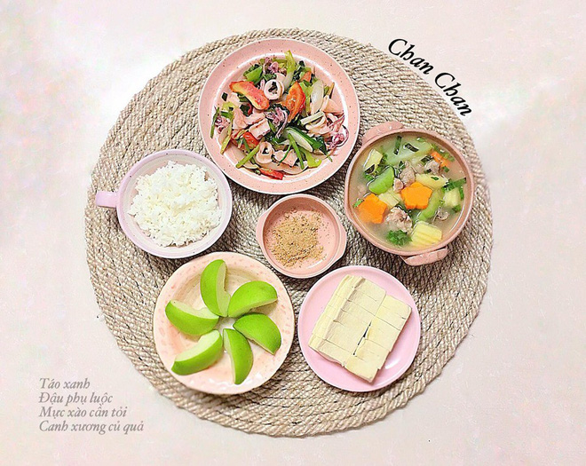 30 mâm cơm đẹp như tranh vẽ khiến dân tình trầm trồ, chủ nhân bữa ăn tiết lộ mình từng là người vụng về chuyện bếp núc - 2 30 mâm cơm đẹp như tranh vẽ khiến dân tình trầm trồ, chủ nhân bữa ăn tiết lộ mình từng là người vụng về chuyện bếp núc - 2