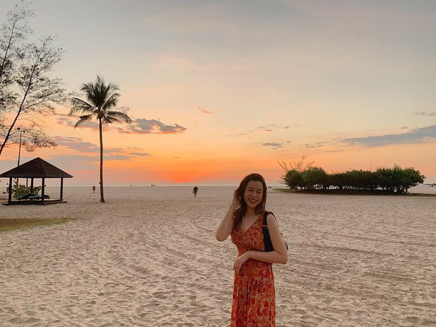 Style đời thường của Hoa hậu Hàn đẹp nhất thế giới: Chẳng ăn vận lồng lộn, cứ lên đồ đơn giản cho đời thanh thản - 11 Style đời thường của Hoa hậu Hàn đẹp nhất thế giới: Chẳng ăn vận lồng lộn, cứ lên đồ đơn giản cho đời thanh thản - 11