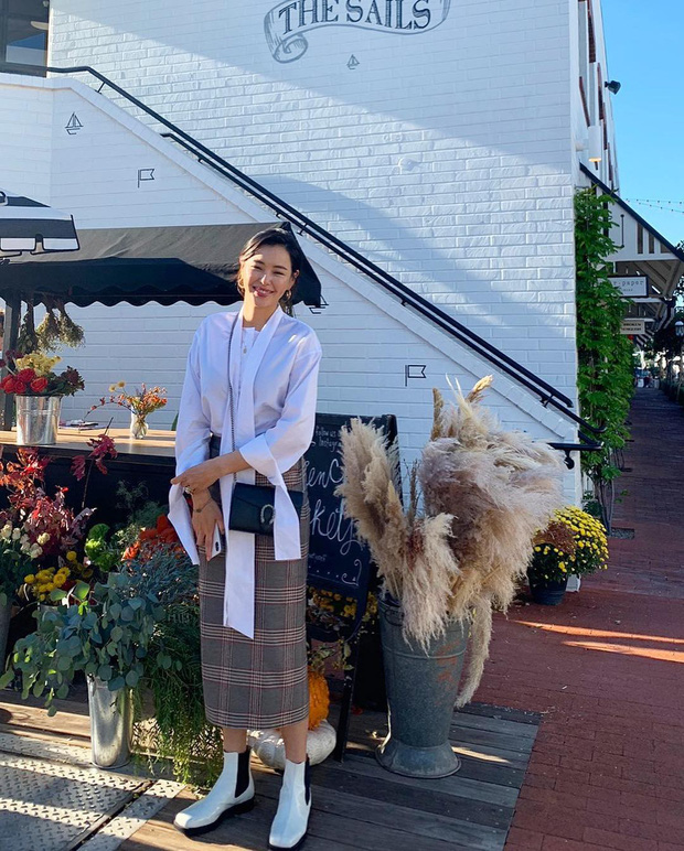 Style đời thường của Hoa hậu Hàn đẹp nhất thế giới: Chẳng ăn vận lồng lộn, cứ lên đồ đơn giản cho đời thanh thản - 3 Style đời thường của Hoa hậu Hàn đẹp nhất thế giới: Chẳng ăn vận lồng lộn, cứ lên đồ đơn giản cho đời thanh thản - 3