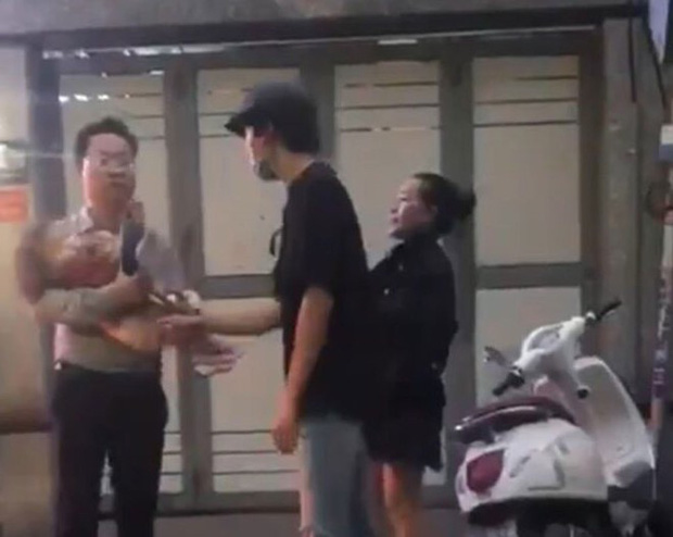 Khởi tố vụ án xâm hại chỗ ở trong vụ thẩm phán và giảng viên bị tố 'bắt cóc' 3 cháu nhỏ ở Sài Gòn - 1