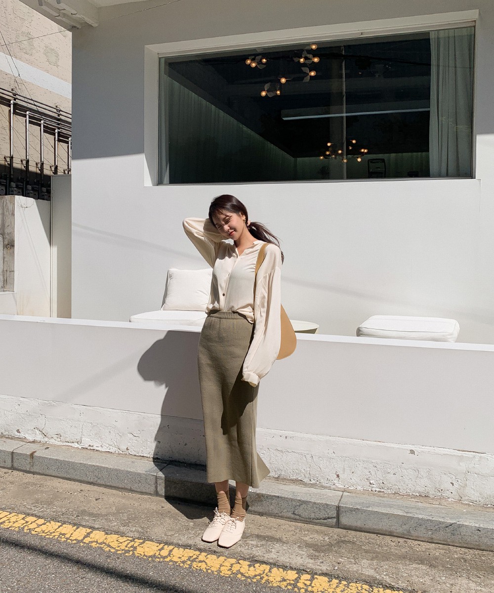 Chị em có cả một mùa lạnh để xúng xính 5 kiểu chân váy xinh phát hờn này, quá nửa diện lên là sang hẳn con người - 1 Chị em có cả một mùa lạnh để xúng xính 5 kiểu chân váy xinh phát hờn này, quá nửa diện lên là sang hẳn con người - 1
