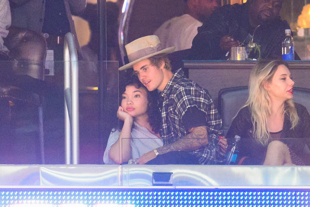 Dàn 15 bóng hồng đi qua đời Justin Bieber: Selena chưa phải sexy nhất, từ 'nàng thơ Sơn Tùng' đến siêu mẫu đều cực phẩm - 15 Dàn 15 bóng hồng đi qua đời Justin Bieber: Selena chưa phải sexy nhất, từ 'nàng thơ Sơn Tùng' đến siêu mẫu đều cực phẩm - 15
