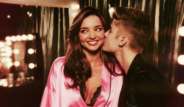 Dàn 15 bóng hồng đi qua đời Justin Bieber: Selena chưa phải sexy nhất, từ 'nàng thơ Sơn Tùng' đến siêu mẫu đều cực phẩm - 8 Dàn 15 bóng hồng đi qua đời Justin Bieber: Selena chưa phải sexy nhất, từ 'nàng thơ Sơn Tùng' đến siêu mẫu đều cực phẩm - 8