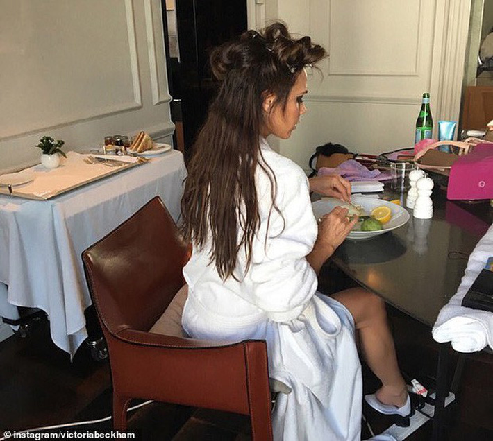 Ngoài cá hồi, Victoria Beckham còn trung thành với một loại quả giàu chất béo để duy trì làn da không tì vết - 4 Ngoài cá hồi, Victoria Beckham còn trung thành với một loại quả giàu chất béo để duy trì làn da không tì vết - 4