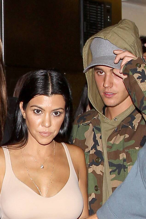 Dàn 15 bóng hồng đi qua đời Justin Bieber: Selena chưa phải sexy nhất, từ 'nàng thơ Sơn Tùng' đến siêu mẫu đều cực phẩm - 25 Dàn 15 bóng hồng đi qua đời Justin Bieber: Selena chưa phải sexy nhất, từ 'nàng thơ Sơn Tùng' đến siêu mẫu đều cực phẩm - 25