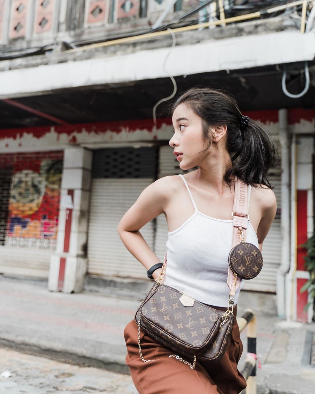 Có quá nhiều màn đụng hàng của sao Âu - Á và tất cả chỉ vì chiếc túi 'phá đảo showbiz' của Louis Vuitton - 1 Có quá nhiều màn đụng hàng của sao Âu - Á và tất cả chỉ vì chiếc túi 'phá đảo showbiz' của Louis Vuitton - 1
