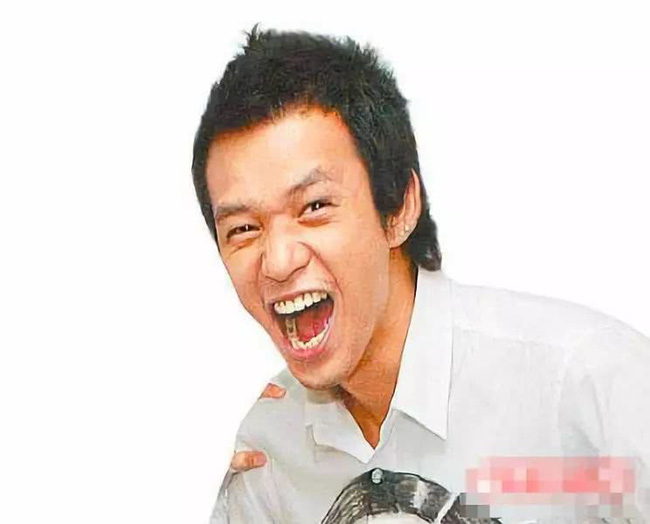 'Giáo chủ khả ái' Dương Thừa Lâm: Cấp 3 phải bỏ học để trả nợ cho bố, trải qua 3 mối tình thất bại, cuối cùng cũng có cái kết viên mãn bên cạnh Lý Vinh Hạo - 3 'Giáo chủ khả ái' Dương Thừa Lâm: Cấp 3 phải bỏ học để trả nợ cho bố, trải qua 3 mối tình thất bại, cuối cùng cũng có cái kết viên mãn bên cạnh Lý Vinh Hạo - 3