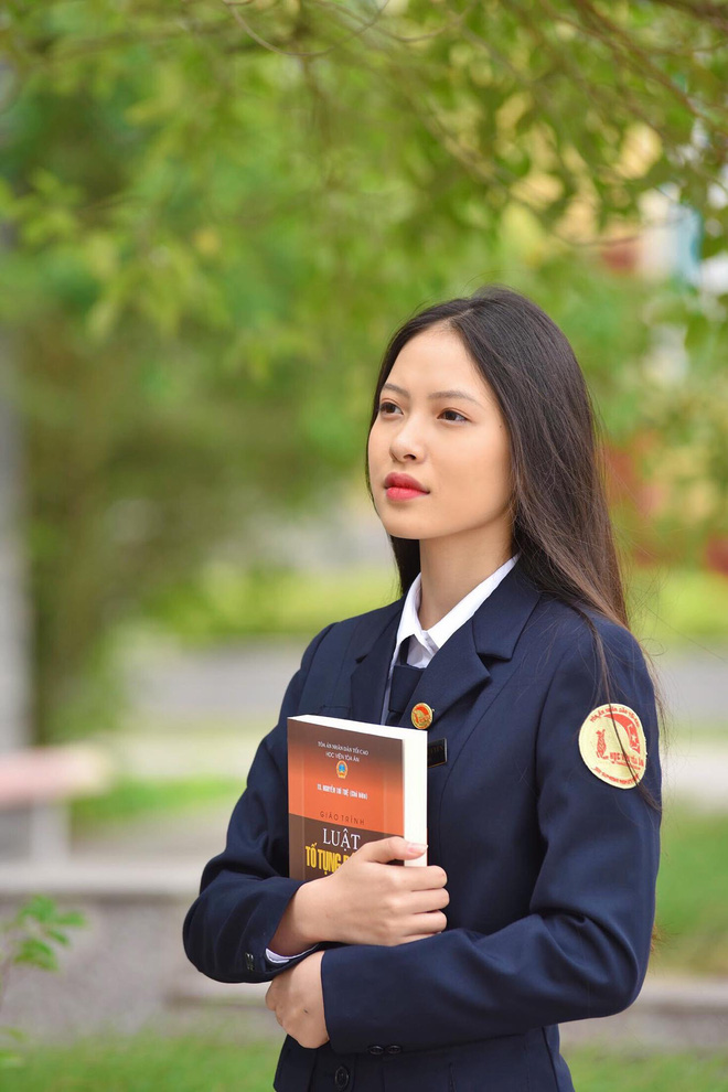 Nữ sinh 1999 ngồi trên ghế chủ toạ với vai trò Thẩm phán khiến dân tình xôn xao vì vừa xinh xắn vừa quá đỗi tài năng - 5 Nữ sinh 1999 ngồi trên ghế chủ toạ với vai trò Thẩm phán khiến dân tình xôn xao vì vừa xinh xắn vừa quá đỗi tài năng - 5