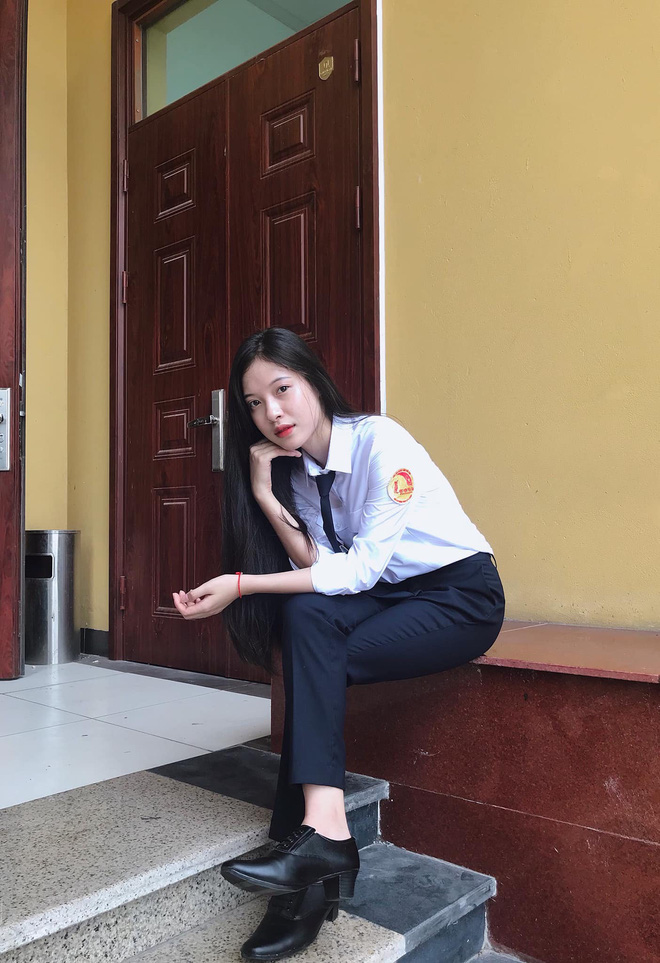 Nữ sinh 1999 ngồi trên ghế chủ toạ với vai trò Thẩm phán khiến dân tình xôn xao vì vừa xinh xắn vừa quá đỗi tài năng - 7 Nữ sinh 1999 ngồi trên ghế chủ toạ với vai trò Thẩm phán khiến dân tình xôn xao vì vừa xinh xắn vừa quá đỗi tài năng - 7