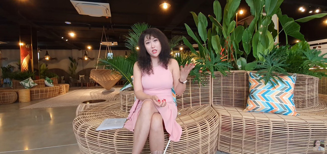 Phi Thanh Vân làm YouTuber sau màn 'khởi nghiệp' dạy tâm sinh lý 18+ bất thành tại 'Shark Tank' - 1 Phi Thanh Vân làm YouTuber sau màn 'khởi nghiệp' dạy tâm sinh lý 18+ bất thành tại 'Shark Tank' - 1