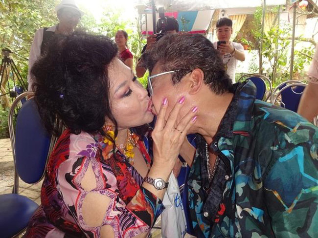 'Bà Trùm' Thúy Nga - nữ đại gia tổ chức đám cưới 9 lần với MC Thanh Bạch: Thân thế, quyền lực đều 'không phải dạng vừa' - 5 'Bà Trùm' Thúy Nga - nữ đại gia tổ chức đám cưới 9 lần với MC Thanh Bạch: Thân thế, quyền lực đều 'không phải dạng vừa' - 5