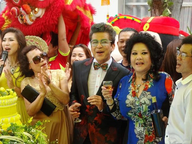 'Bà Trùm' Thúy Nga - nữ đại gia tổ chức đám cưới 9 lần với MC Thanh Bạch: Thân thế, quyền lực đều 'không phải dạng vừa' - 4 'Bà Trùm' Thúy Nga - nữ đại gia tổ chức đám cưới 9 lần với MC Thanh Bạch: Thân thế, quyền lực đều 'không phải dạng vừa' - 4