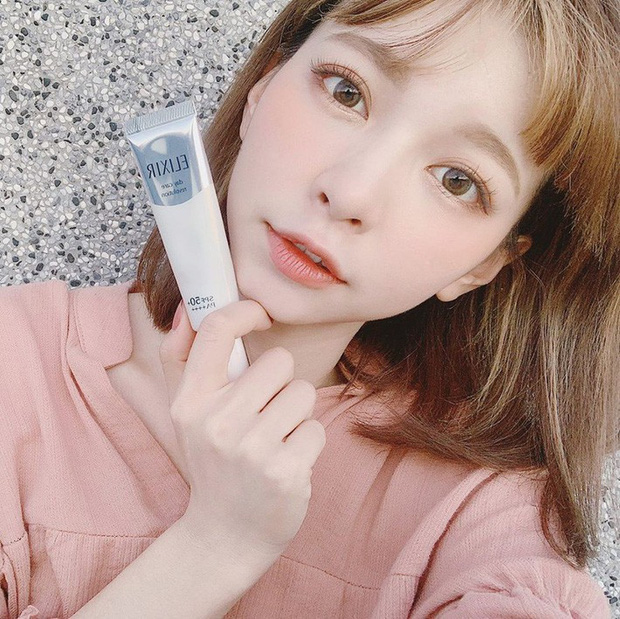 Theo chuyên gia, đây là 5 món skincare bạn cần dùng từ năm 20 tuổi để có làn da 'lão hóa ngược' Theo chuyên gia, đây là 5 món skincare bạn cần dùng từ năm 20 tuổi để có làn da 'lão hóa ngược'