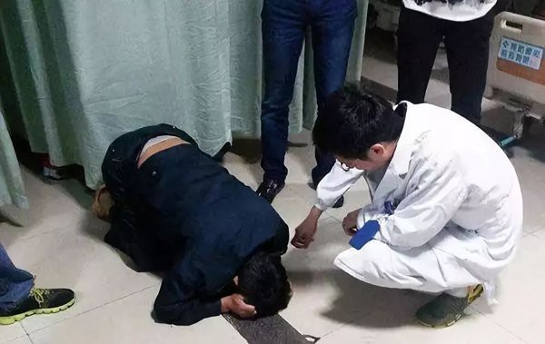 Con gái 21 tuổi đã mắc ung thư dạ dày và sự hối hận tột độ của người cha: 'Giá như tôi bắt con làm điều này sớm hơn' - 2 Con gái 21 tuổi đã mắc ung thư dạ dày và sự hối hận tột độ của người cha: 'Giá như tôi bắt con làm điều này sớm hơn' - 2
