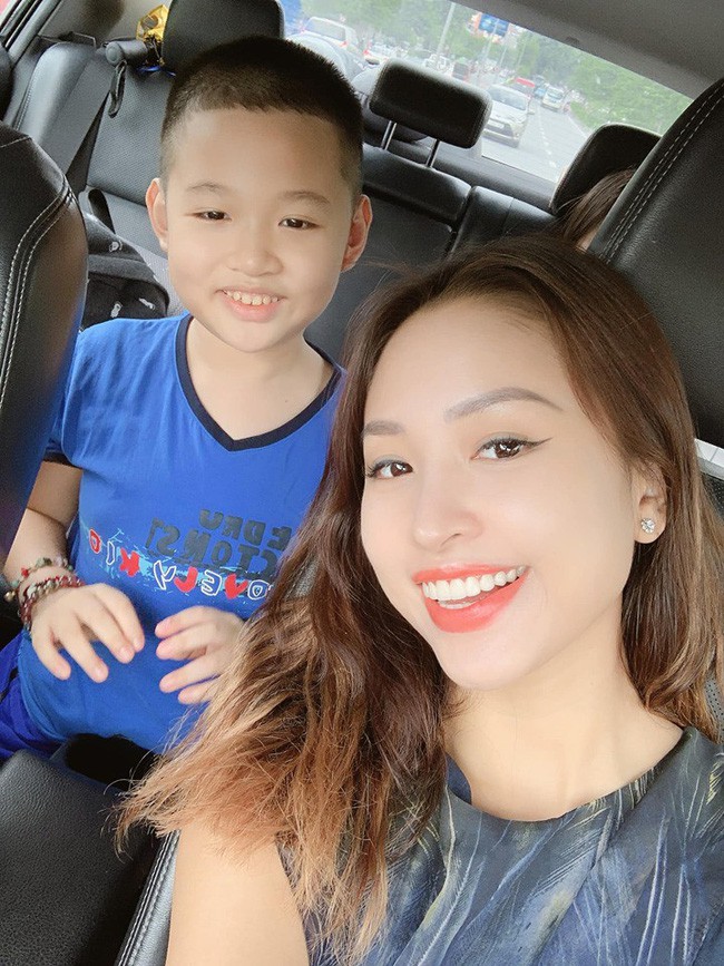 Những mẹ đơn thân đình đám Vbiz: Người đau đớn vì ung thư, kẻ vướng tin đồn cặp kè trai trẻ - 19 Những mẹ đơn thân đình đám Vbiz: Người đau đớn vì ung thư, kẻ vướng tin đồn cặp kè trai trẻ - 19