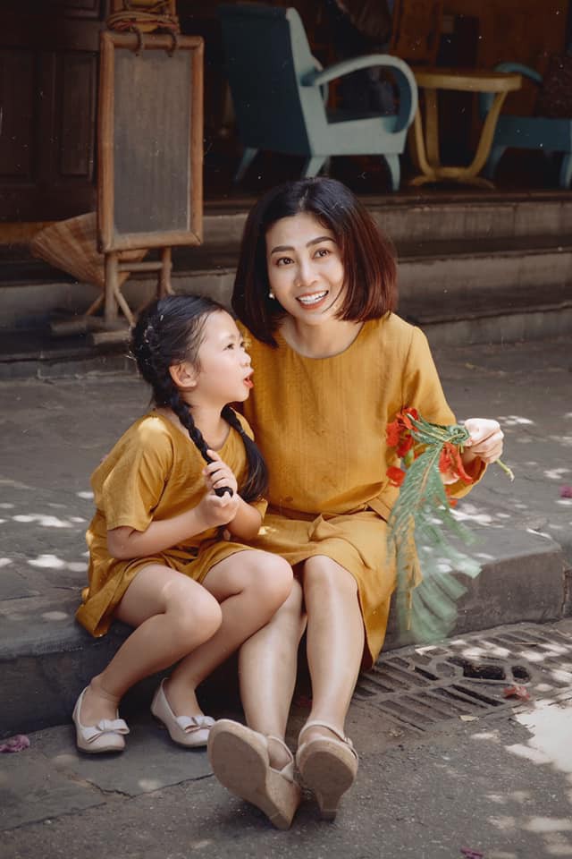 Những mẹ đơn thân đình đám Vbiz: Người đau đớn vì ung thư, kẻ vướng tin đồn cặp kè trai trẻ - 2 Những mẹ đơn thân đình đám Vbiz: Người đau đớn vì ung thư, kẻ vướng tin đồn cặp kè trai trẻ - 2