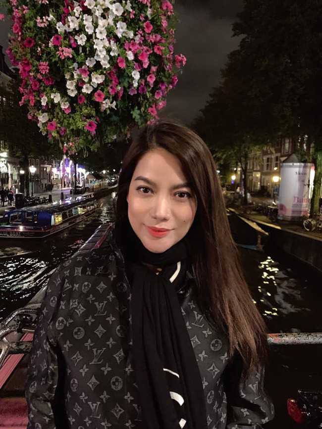 Những mẹ đơn thân đình đám Vbiz: Người đau đớn vì ung thư, kẻ vướng tin đồn cặp kè trai trẻ - 5 Những mẹ đơn thân đình đám Vbiz: Người đau đớn vì ung thư, kẻ vướng tin đồn cặp kè trai trẻ - 5
