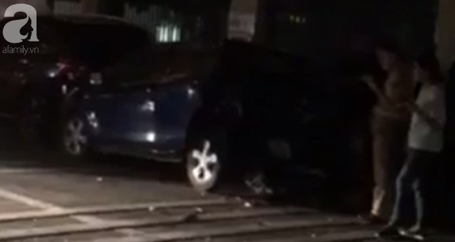 Hà Nội: Xế hộp mất lái tông một loạt người đi đường khiến bà bầu và 2 người khác nhập viện cấp cứu - 1 Hà Nội: Xế hộp mất lái tông một loạt người đi đường khiến bà bầu và 2 người khác nhập viện cấp cứu - 1