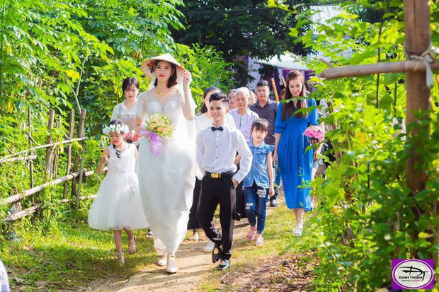 Cưới cô dâu cao gần 2m, chú rể 1,4m gây chú ý nhất MXH tiết lộ: 'Em vợ thách đố thì mình tán thôi' - 3 Cưới cô dâu cao gần 2m, chú rể 1,4m gây chú ý nhất MXH tiết lộ: 'Em vợ thách đố thì mình tán thôi' - 3