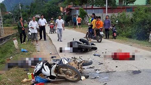 Va chạm kinh hoàng giữa 2 xe máy ở Lạng Sơn, 1 người tử vong, 4 người bị thương Va chạm kinh hoàng giữa 2 xe máy ở Lạng Sơn, 1 người tử vong, 4 người bị thương