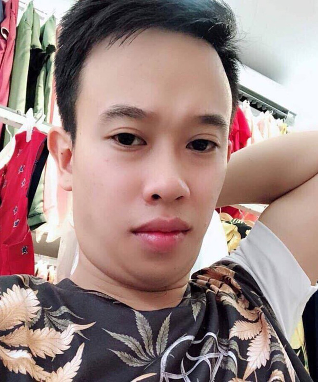 Con gái chủ tiệm vàng Quảng Ninh kể giây phút giằng co với tên cướp có súng - 2 Con gái chủ tiệm vàng Quảng Ninh kể giây phút giằng co với tên cướp có súng - 2
