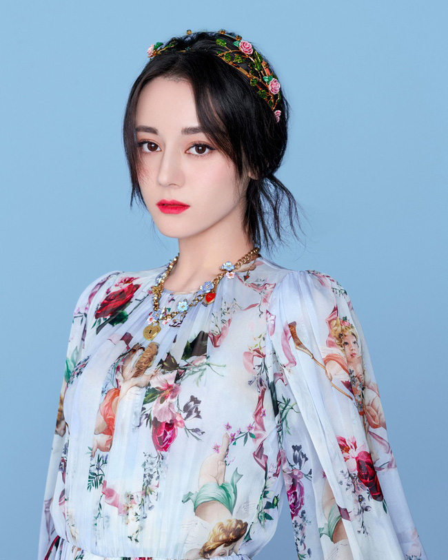 Địch Lệ Nhiệt Ba lần đầu tiết lộ điều hối hận nhất trong đời Địch Lệ Nhiệt Ba lần đầu tiết lộ điều hối hận nhất trong đời