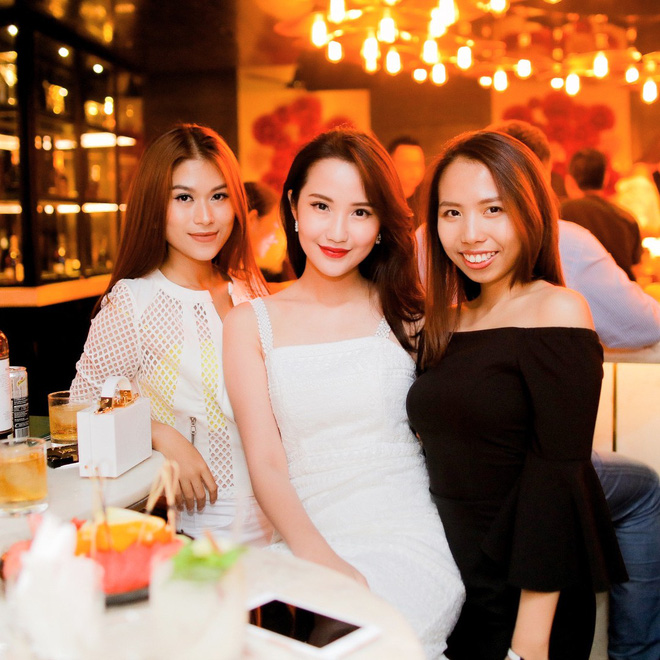 Đẳng cấp hot girl khi hẹn nhau 'xập xình': Lúc đi hết mình, lúc về có cả rổ ảnh thần thái ngút ngàn - 19 Đẳng cấp hot girl khi hẹn nhau 'xập xình': Lúc đi hết mình, lúc về có cả rổ ảnh thần thái ngút ngàn - 19