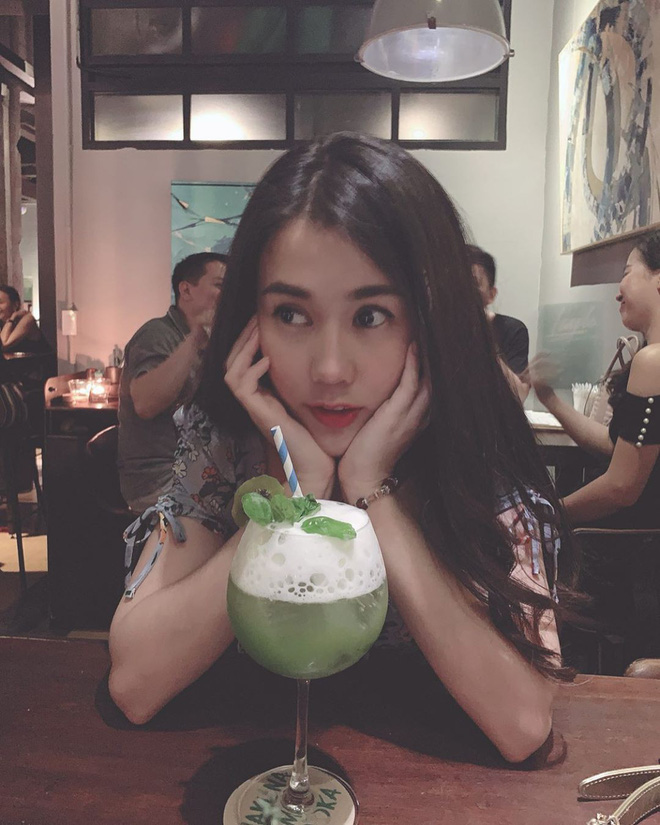 Đẳng cấp hot girl khi hẹn nhau 'xập xình': Lúc đi hết mình, lúc về có cả rổ ảnh thần thái ngút ngàn - 2 Đẳng cấp hot girl khi hẹn nhau 'xập xình': Lúc đi hết mình, lúc về có cả rổ ảnh thần thái ngút ngàn - 2