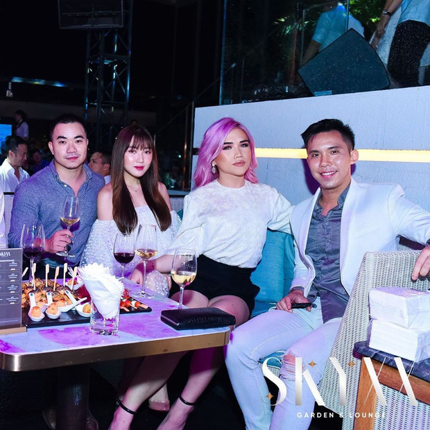 Đẳng cấp hot girl khi hẹn nhau 'xập xình': Lúc đi hết mình, lúc về có cả rổ ảnh thần thái ngút ngàn - 17 Đẳng cấp hot girl khi hẹn nhau 'xập xình': Lúc đi hết mình, lúc về có cả rổ ảnh thần thái ngút ngàn - 17