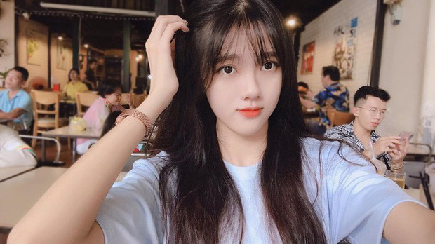 Loạt streamer 'mặt đẹp, chân dài' củng cố thêm cho chân lý thời đại mới: Muốn ngắm gái xinh thì xem streaming! - 1 Loạt streamer 'mặt đẹp, chân dài' củng cố thêm cho chân lý thời đại mới: Muốn ngắm gái xinh thì xem streaming! - 1