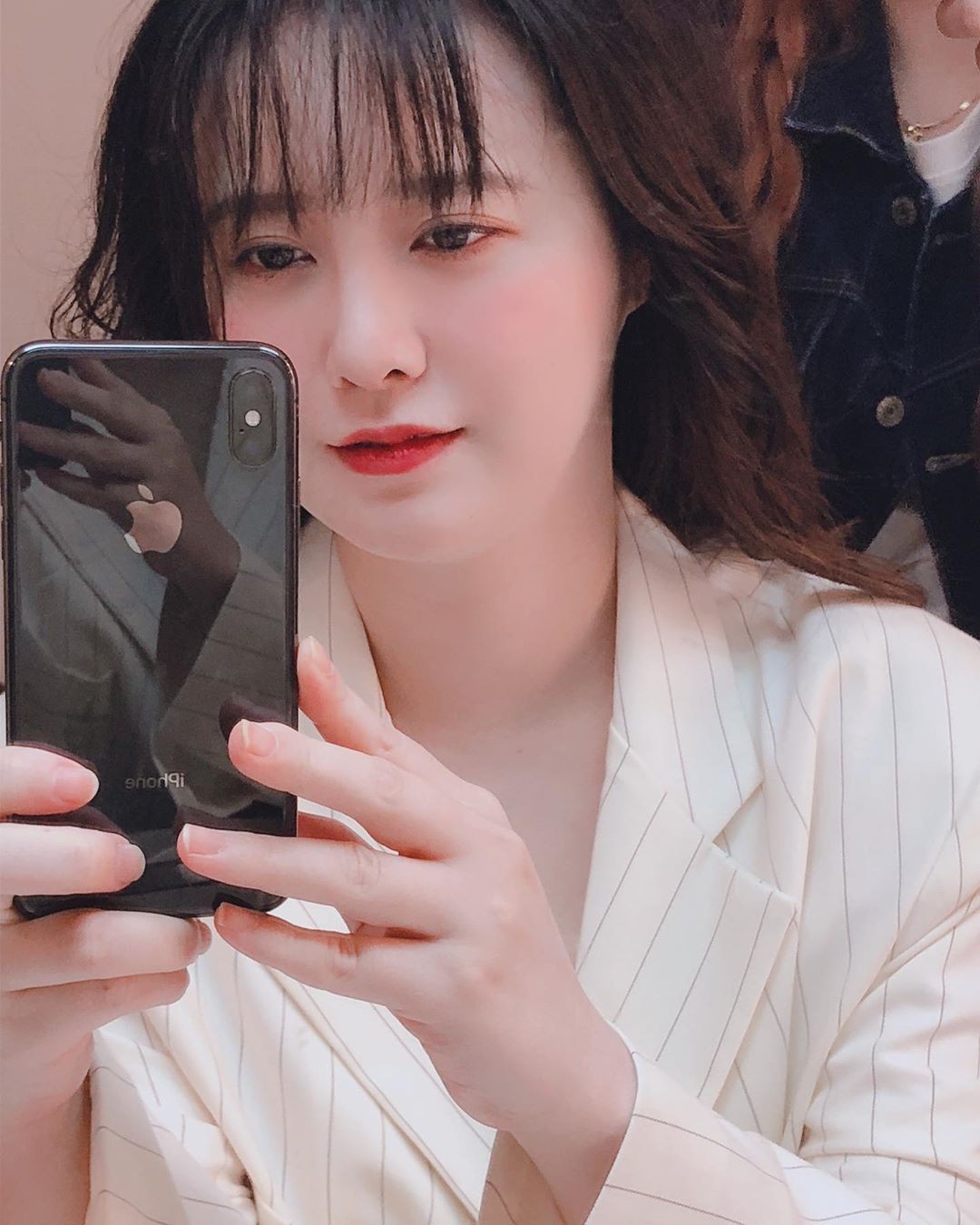 Vừa thông báo giải nghệ, Goo Hye Sun lại đăng tải hình ảnh quay trở lại công việc, khiến công chúng 'ngao ngán' - 2 Vừa thông báo giải nghệ, Goo Hye Sun lại đăng tải hình ảnh quay trở lại công việc, khiến công chúng 'ngao ngán' - 2