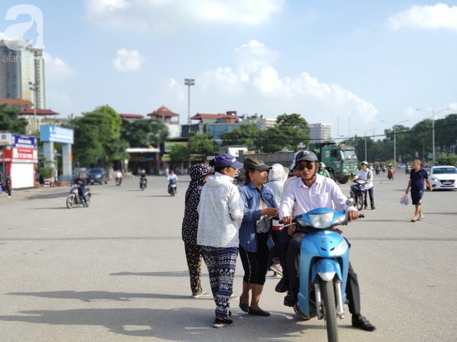 Sân Mỹ Đình trước trận gặp Malaysia: Phe vé giảm giá sâu đến cả triệu đồng/cặp Sân Mỹ Đình trước trận gặp Malaysia: Phe vé giảm giá sâu đến cả triệu đồng/cặp