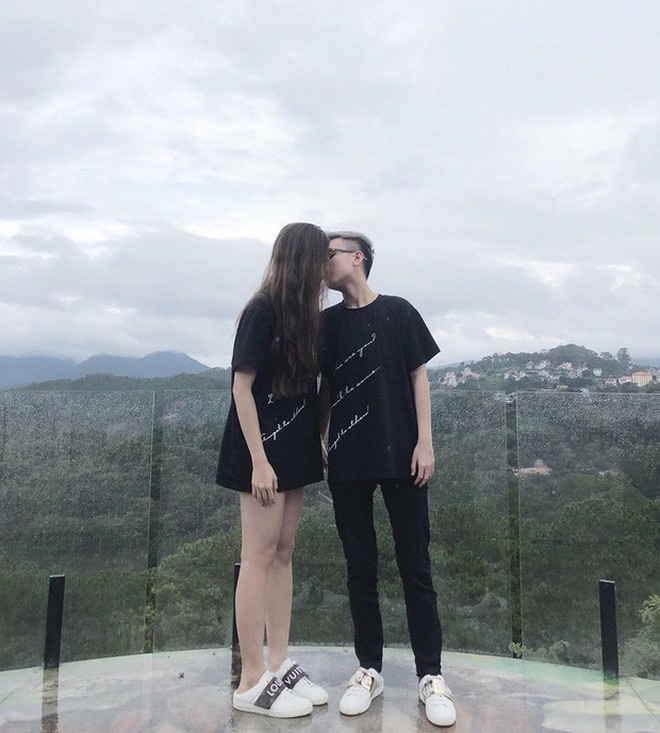 Rộ tin Bâu - gái xinh nổi tiếng Instagram và người yêu tomboy chia tay: Xoá hết ảnh chung, than đi ăn 1 mình và viết status trách móc ẩn ý! - 3 Rộ tin Bâu - gái xinh nổi tiếng Instagram và người yêu tomboy chia tay: Xoá hết ảnh chung, than đi ăn 1 mình và viết status trách móc ẩn ý! - 3